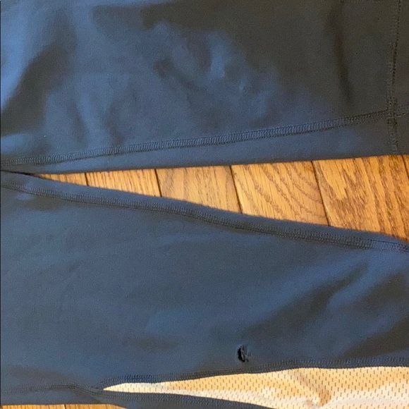 Women’s activewear - Picture 3 of 7